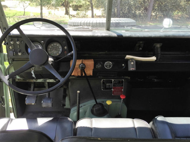 1972 Land Rover Defender Iconic Pastel Green and Limestone - photo 6