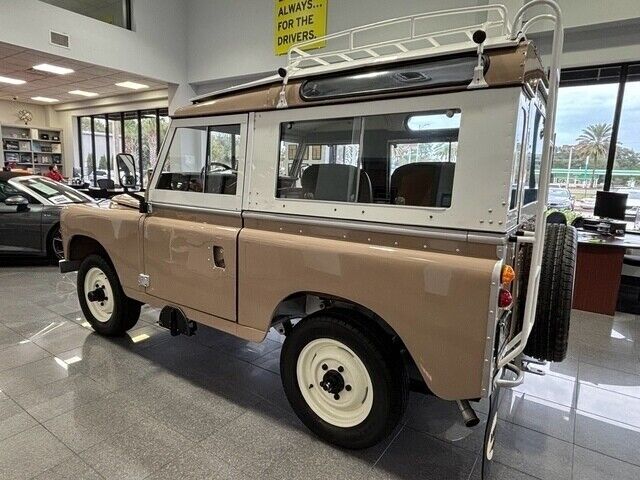 1972 LAND ROVER SERIES 3 HARDTOP DIESEL 4WD - (FRAME-OFF RESTORATION) - photo 3