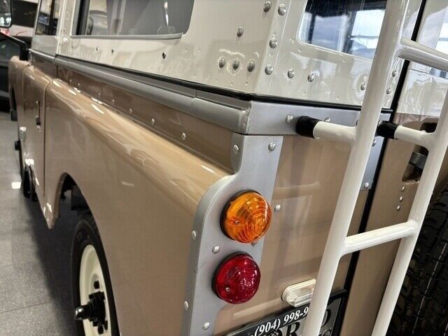 1972 LAND ROVER SERIES 3 HARDTOP DIESEL 4WD - (FRAME-OFF RESTORATION) - photo 8
