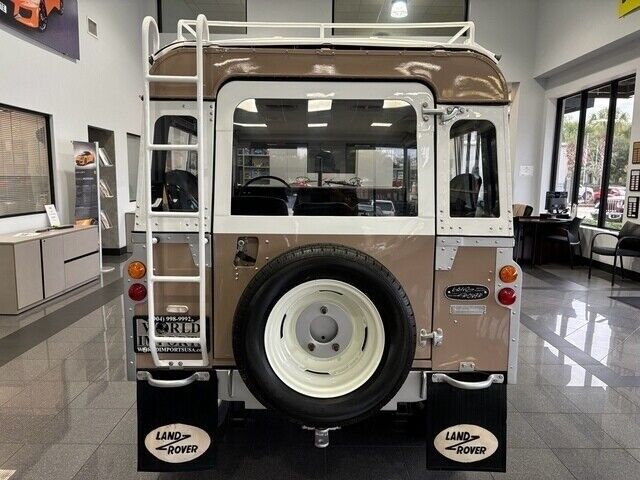1972 LAND ROVER SERIES 3 HARDTOP DIESEL 4WD - (FRAME-OFF RESTORATION) - photo 9