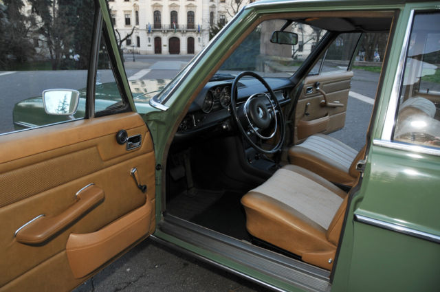 1972 Mercedes-Benz 200-Series 230/8 Sedan - photo 12
