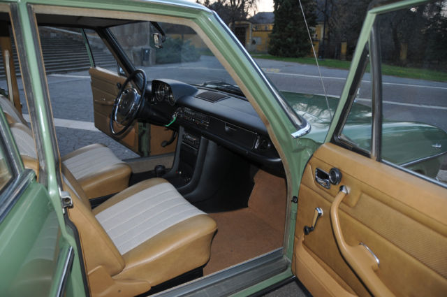 1972 Mercedes-Benz 200-Series 230/8 Sedan - photo 13
