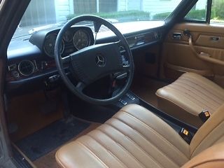 1972 Mercedes-Benz 200-Series 2 door coupe - photo 12