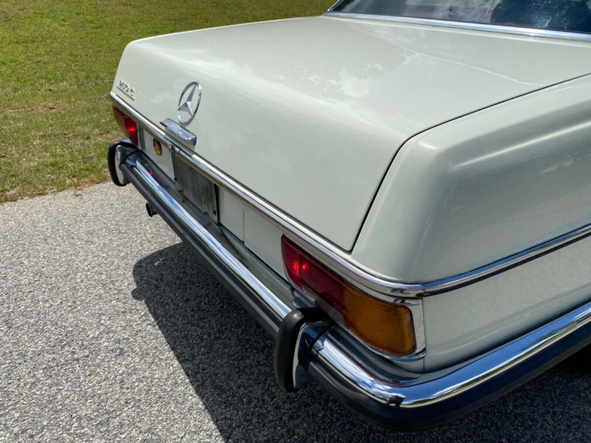 1972 Mercedes-Benz 200-Series - photo 5