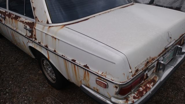 1972 Mercedes-Benz 200-Series - photo 3