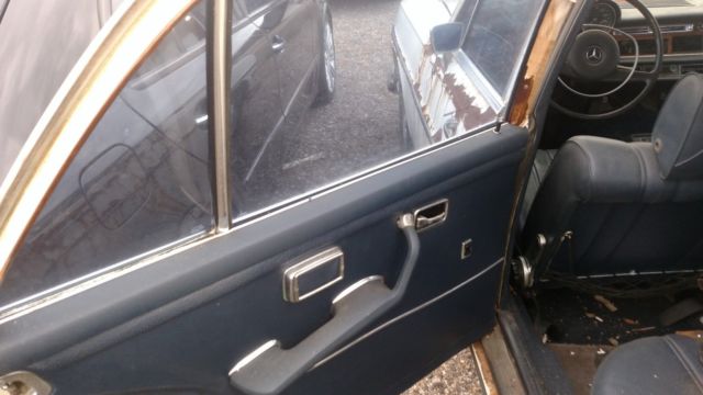 1972 Mercedes-Benz 200-Series - photo 5