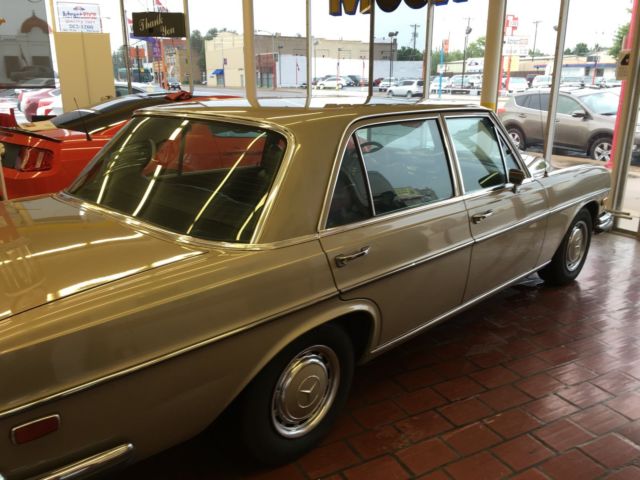 1972 Mercedes-Benz 200-Series 280 SEL - photo 3