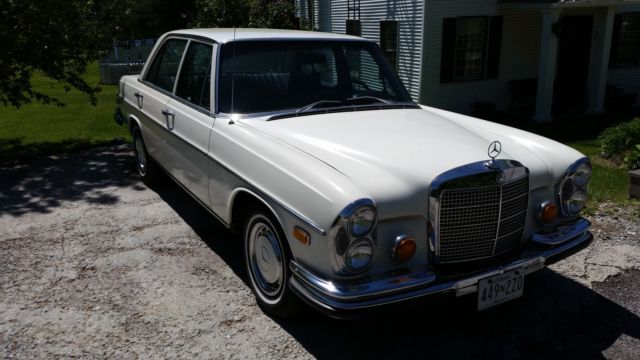 1972 Mercedes 280SE 4.5, floor shift, nice car 1972 Mercedes-Benz 200-Series
