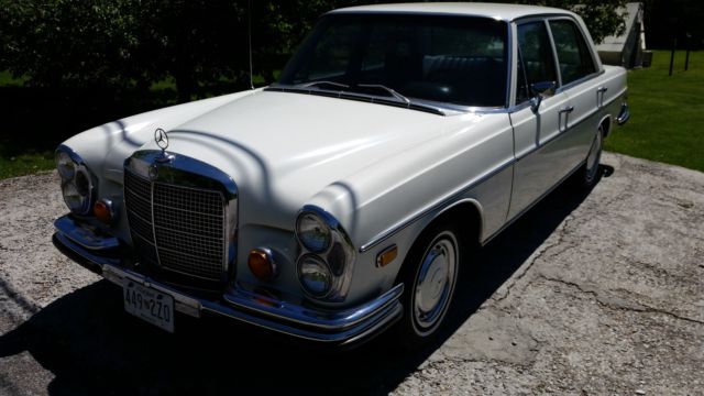 1972 Mercedes-Benz 200-Series - photo 2