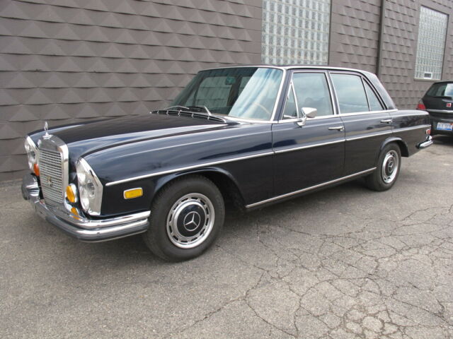 1972 Mercedes 280SE 4.5 Sedan - 4.5 Liter, 225 Horsepower V8 - 111K miles 1972 Mercedes-Benz 200-Series 280SE