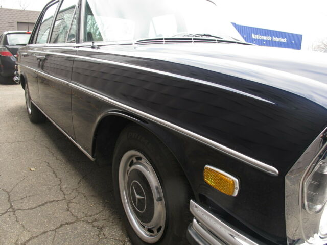 1972 Mercedes-Benz 200-Series 280SE - photo 9