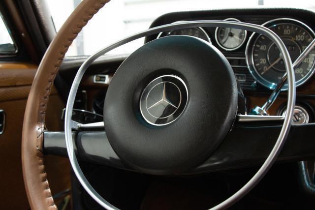 1972 Mercedes 200-Series - photo 12