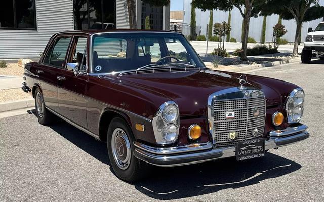 1972 Mercedes 200-Series - photo 4