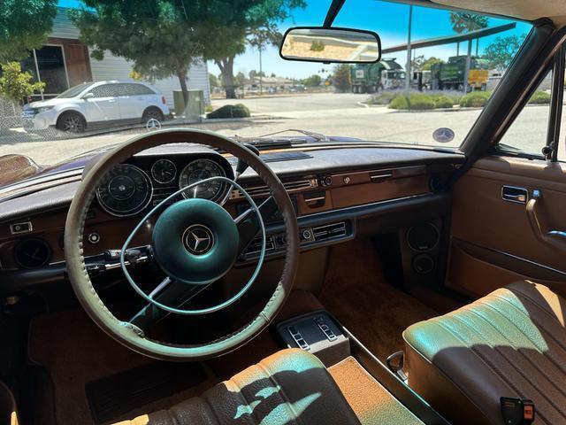 1972 Mercedes 200-Series - photo 5