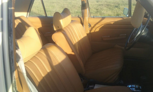 1972 Mercedes-Benz 200-Series - photo 3