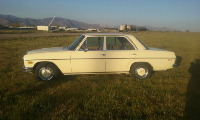 1972 Mercedes-Benz 200-Series - photo 6