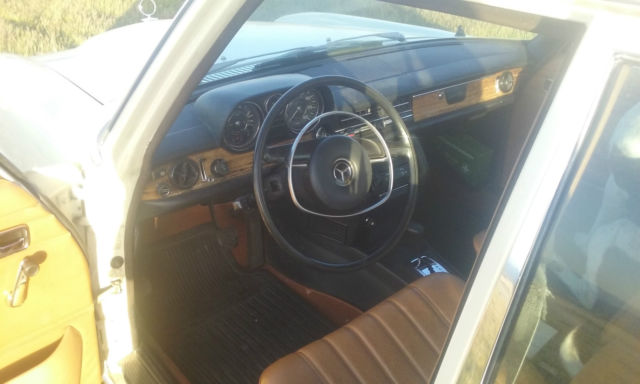 1972 Mercedes-Benz 200-Series - photo 13