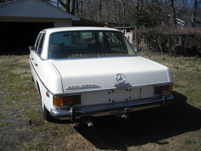 1972 Mercedes-Benz 200-Series - photo 2