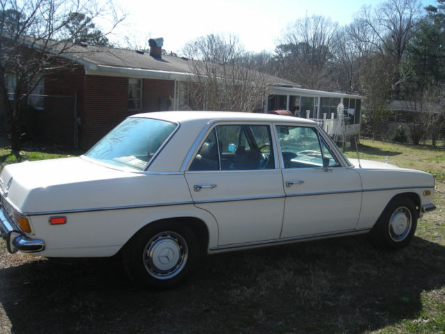 1972 Mercedes-Benz 200-Series - photo 3
