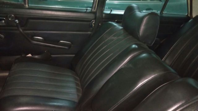 1972 Mercedes-Benz 200-Series 4 Door Sedan - photo 6