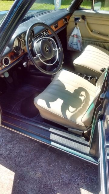 1972 Mercedes-Benz 200-Series standard - photo 2