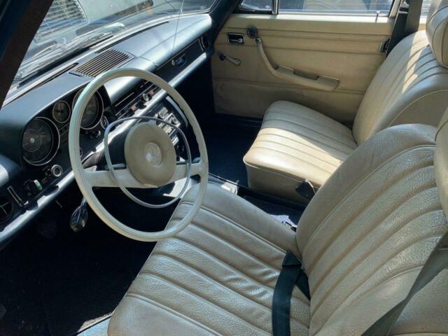 1972 Mercedes-Benz 200-Series - photo 8