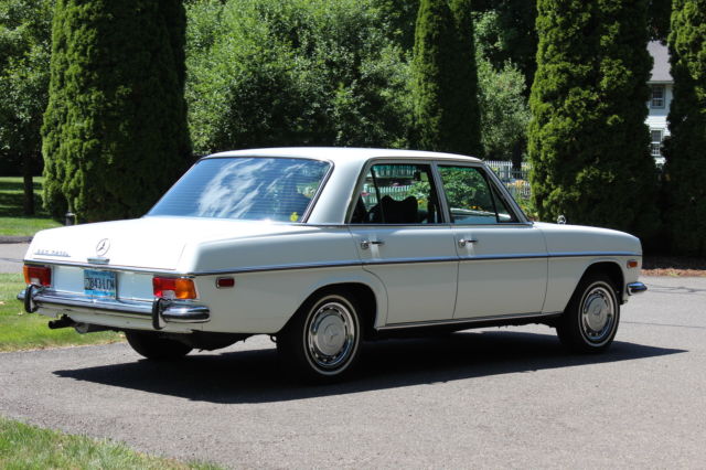 1972 Mercedes-Benz 200-Series 220 D - photo 2