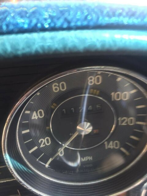 1972 Mercedes-Benz 200-Series - photo 9