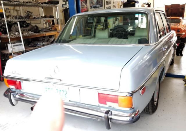 1972 Mercedes-Benz 200-Series - photo 4