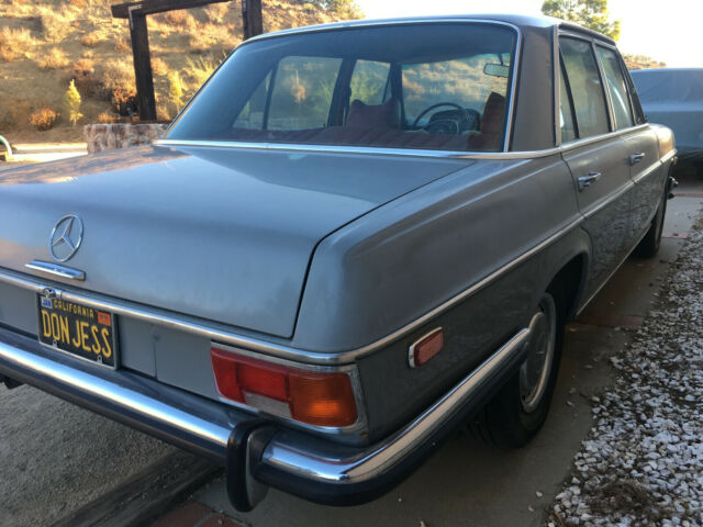 1972 Mercedes-Benz 200-Series 250 - photo 2