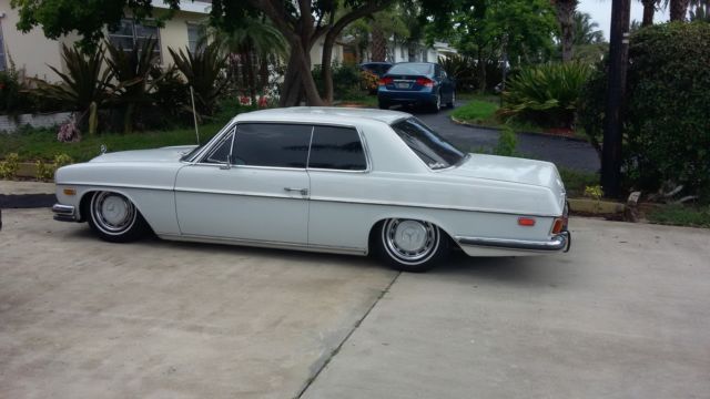 1972 Mercedes-Benz 200-Series - photo 2