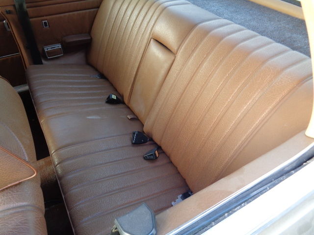 1972 Mercedes-Benz 200-Series - photo 2