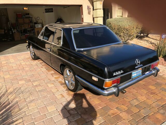 1972 Mercedes-Benz 200-Series - photo 3