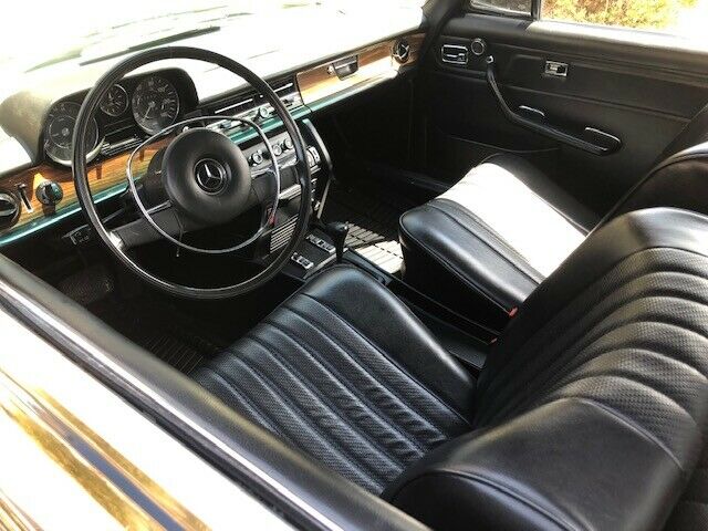 1972 Mercedes-Benz 200-Series - photo 5