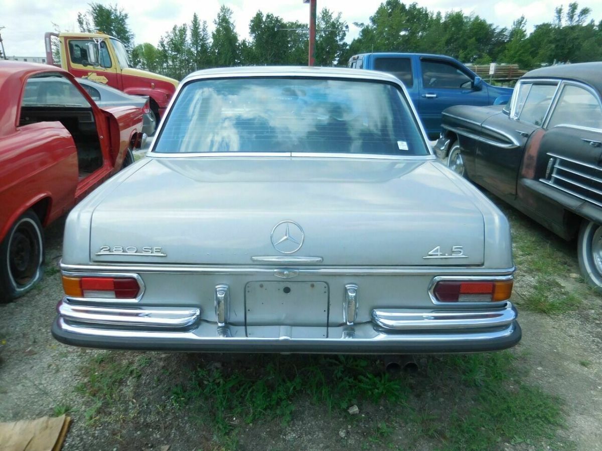1972 Mercedes-Benz 200-Series 4-Door - photo 5
