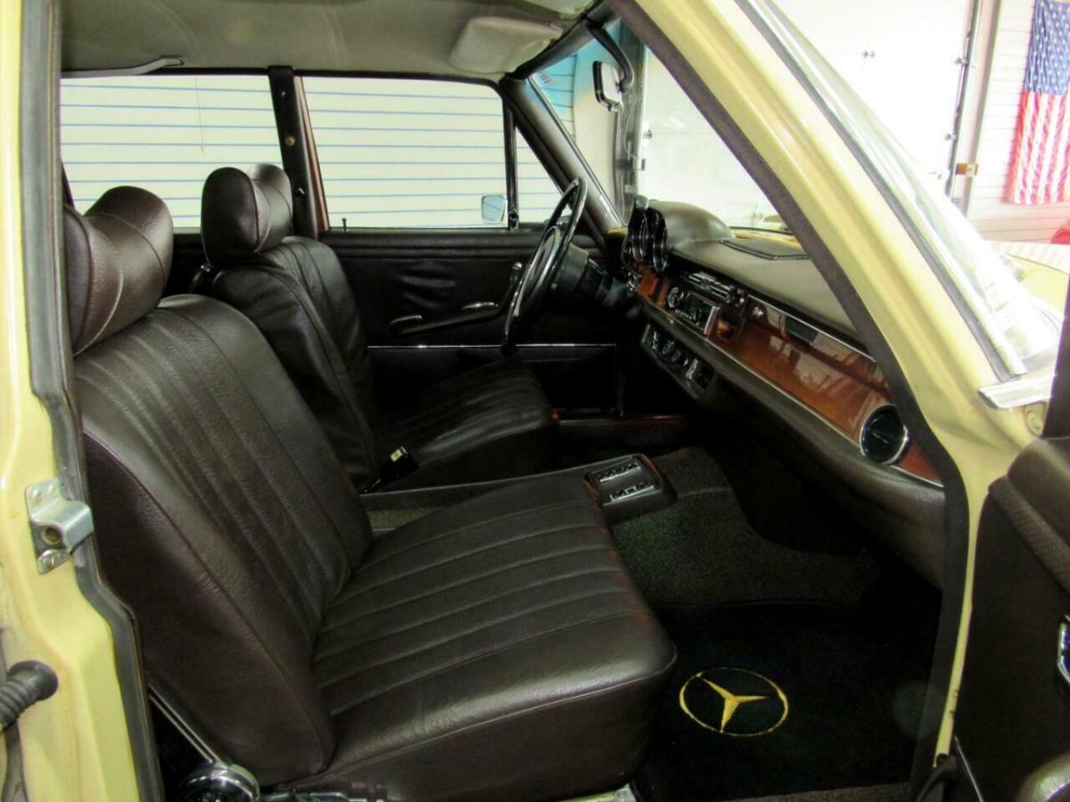 1972 Mercedes-Benz 200-Series - photo 10