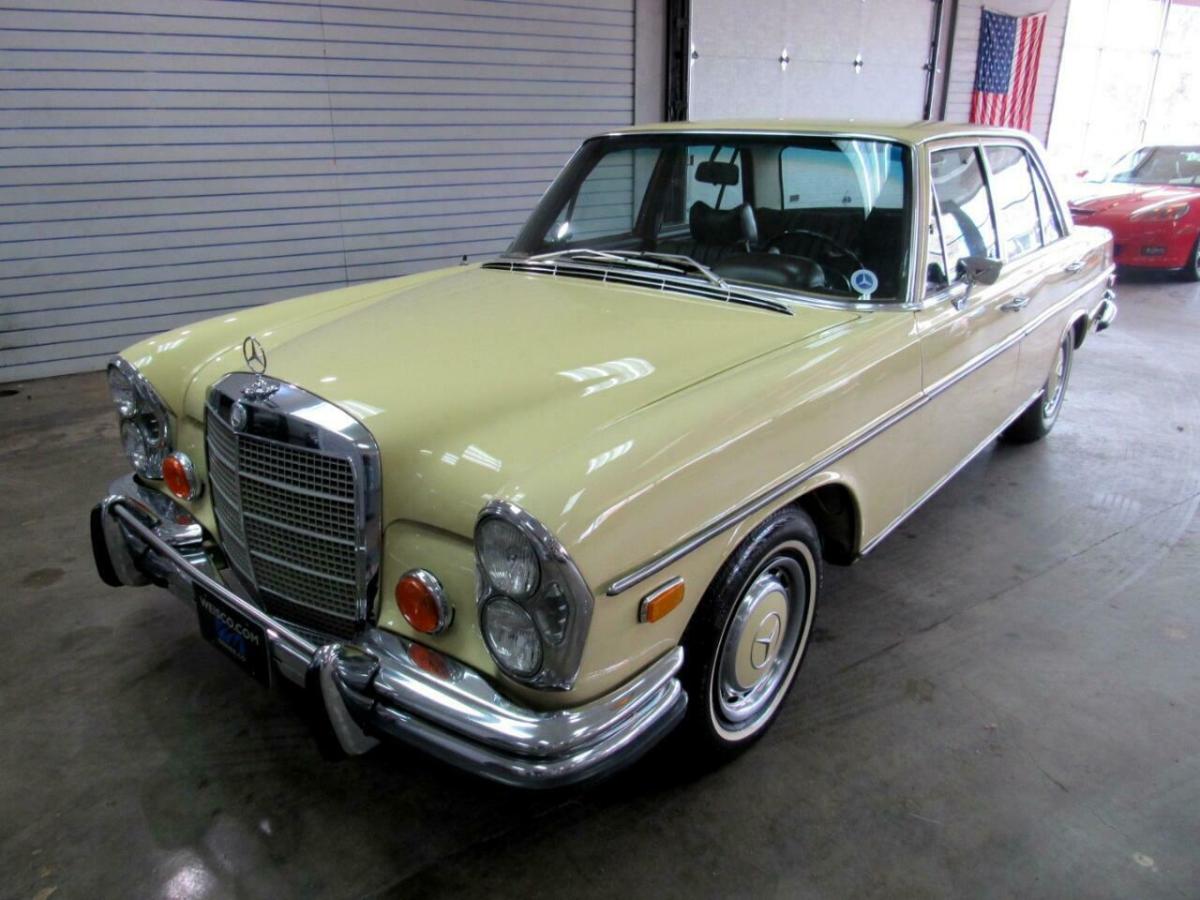 1972 Mercedes-Benz 200-Series - photo 11