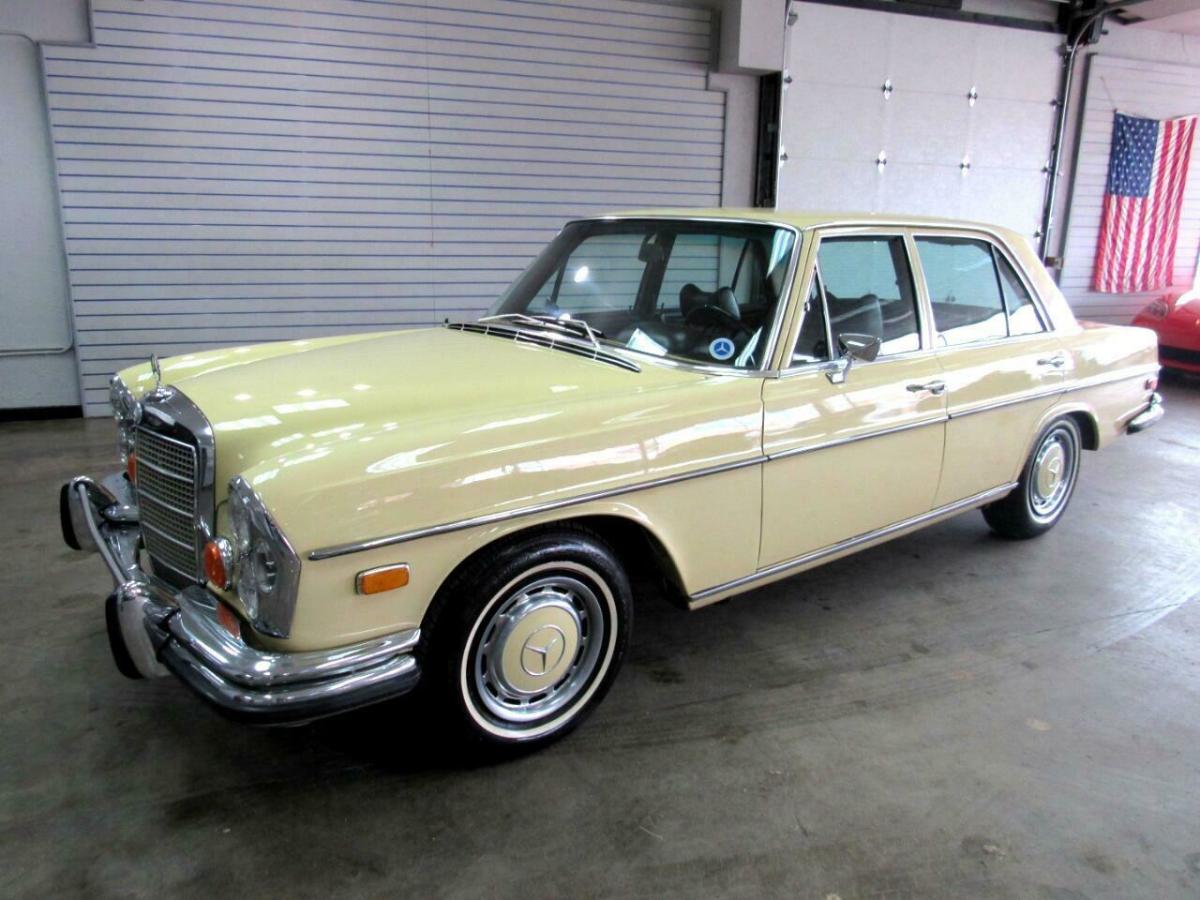1972 Mercedes-Benz 200-Series - photo 12