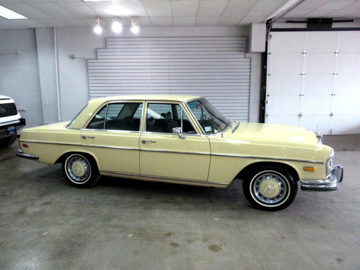 1972 Mercedes-Benz 200-Series - photo 3