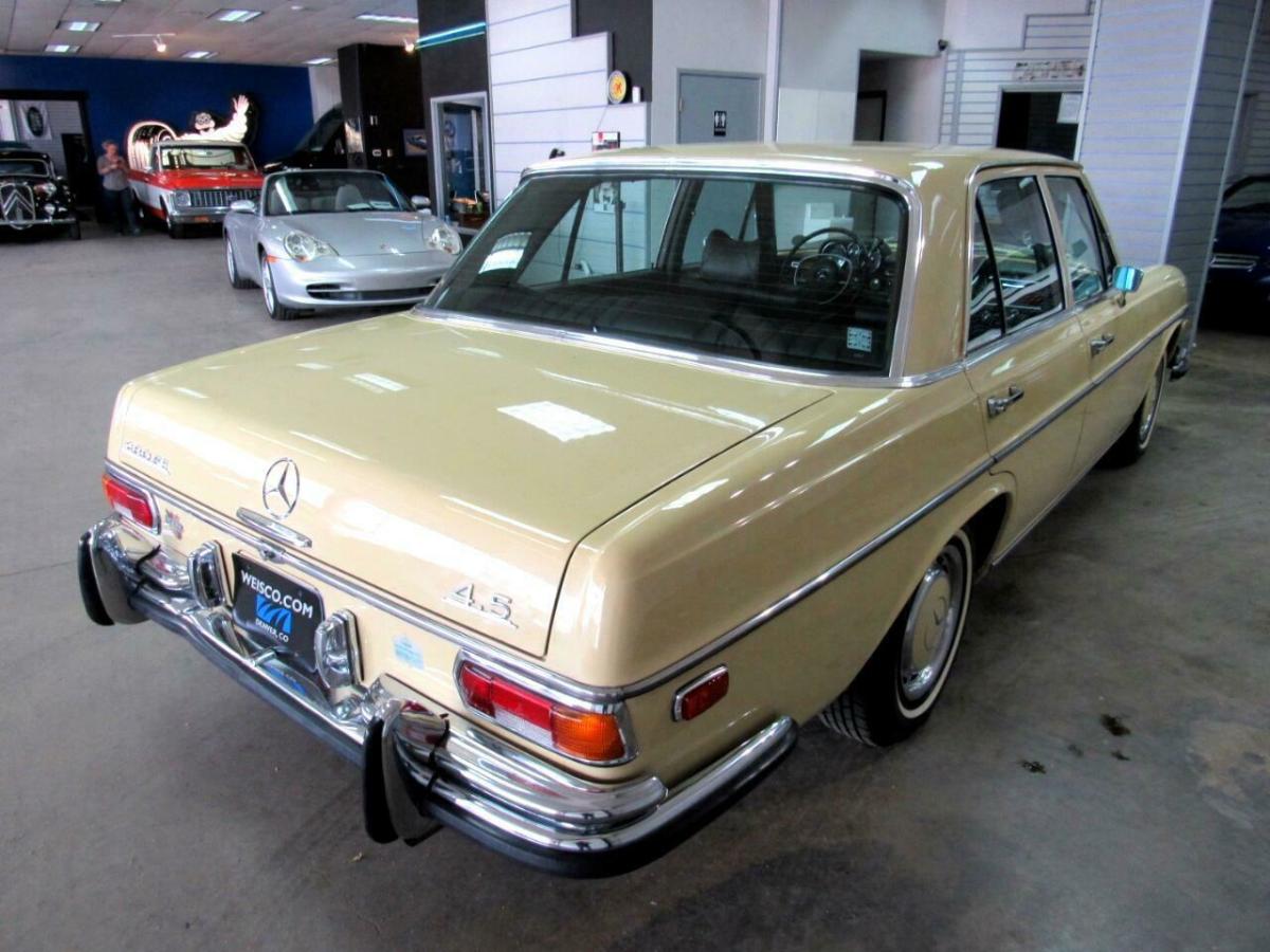 1972 Mercedes-Benz 200-Series - photo 5