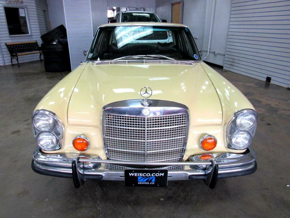 1972 Mercedes-Benz 200-Series - photo 7