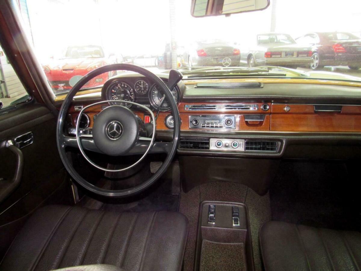 1972 Mercedes-Benz 200-Series - photo 9