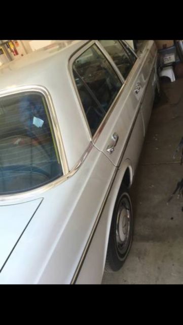 1972 Mercedes-Benz 200-Series - photo 5