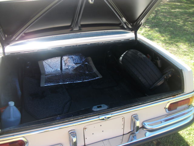 1972 Mercedes-Benz 200-Series - photo 7