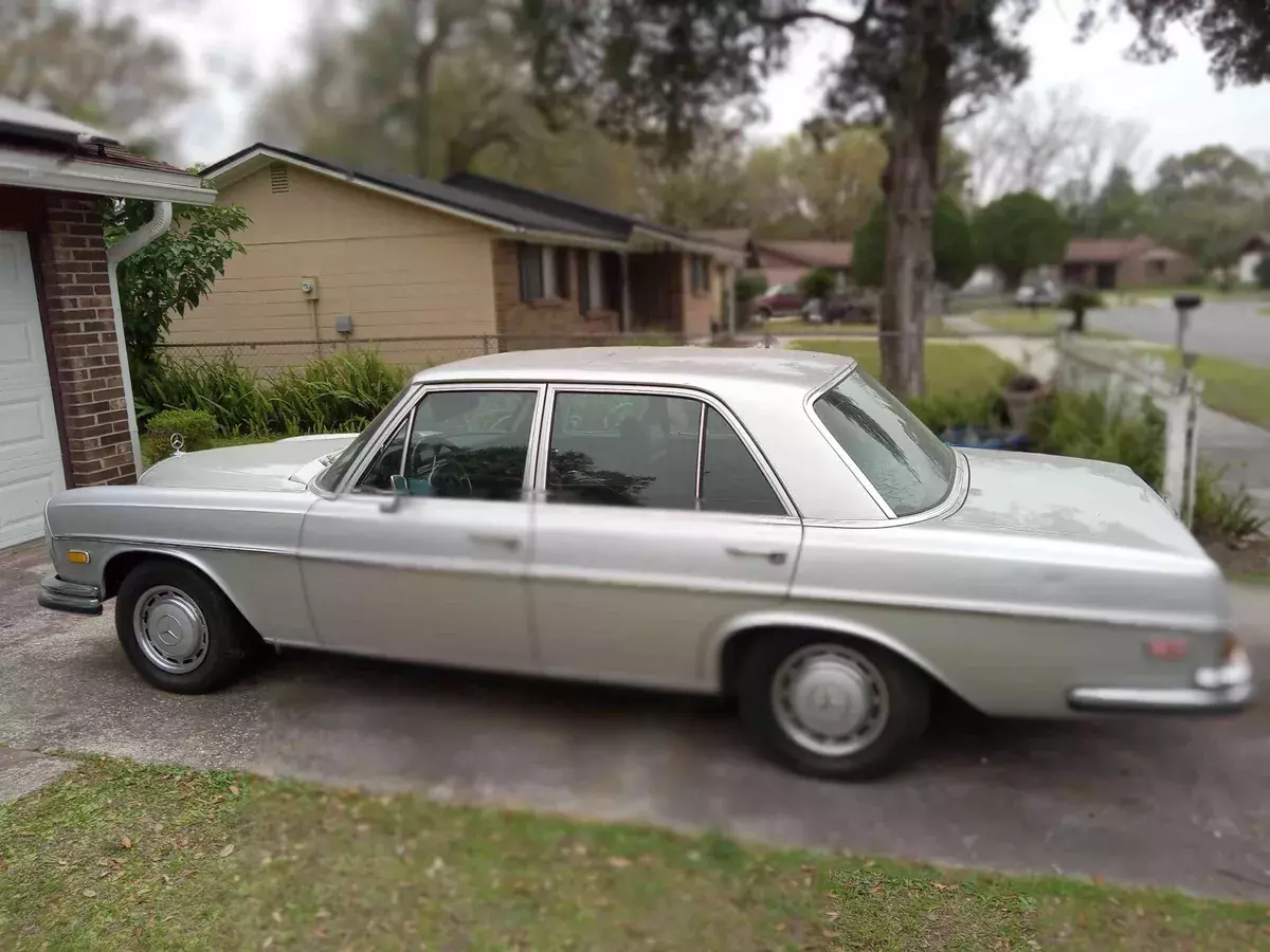 1972 Mercedes-Benz 280 SE Sedan Grey 1972 Mercedes-Benz 280 SE