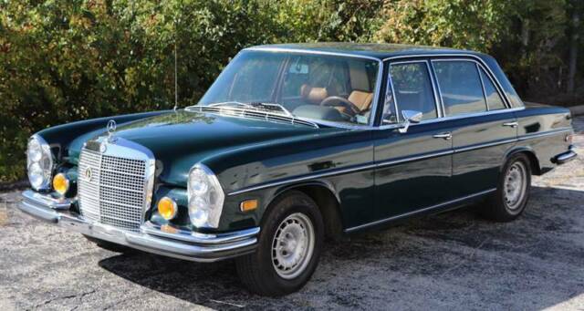 1972 Mercedes-Benz 280 SEL 4.5 --