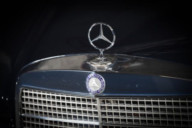 1972 Mercedes-Benz 200-Series -- - photo 7