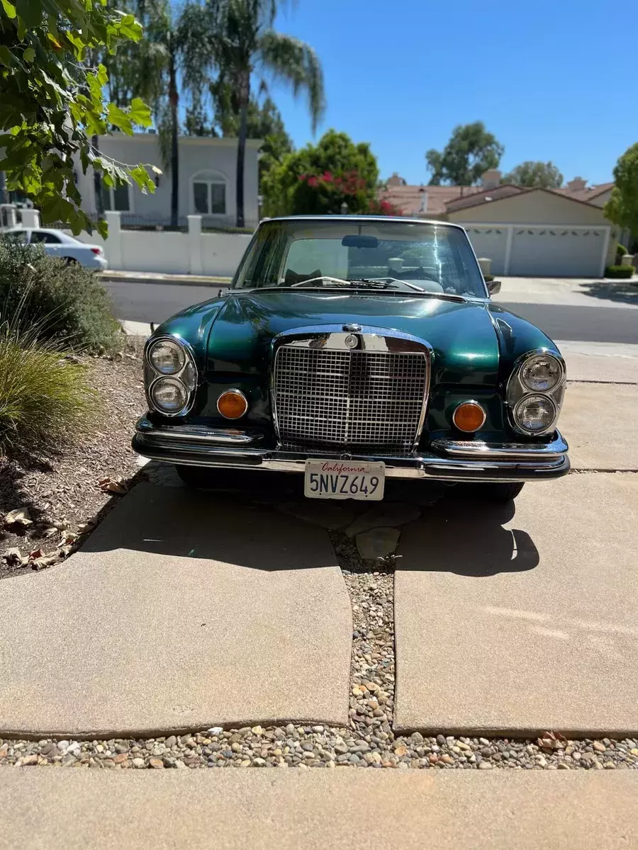 1972 Mercedes-Benz 280se 4.5 Sedan (4-Door, Automatic) 1972 Mercedes-Benz SE 4.5