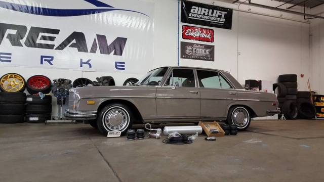 1972 Mercedes-Benz 280SE 4.5 w/ Airlift V2 Air Suspension 1972 Mercedes-Benz 200-Series