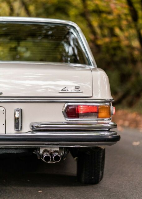 1972 Mercedes-Benz 200-Series 4.5 - photo 2